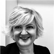 Professeur d’origine canadienne bilingue français/anglais. Je m’adapte à tous les niveaux, et prépare aux principaux examens